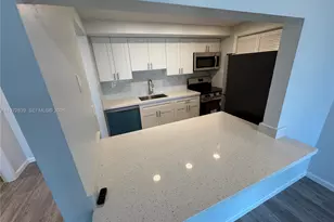 120 Lakeview Dr, Weston, FL 33326 - Photo 23