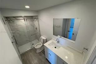 120 Lakeview Dr, Weston, FL 33326 - Photo 13
