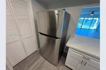 120 Lakeview Dr #305, Weston, FL 33326 - Photo 9