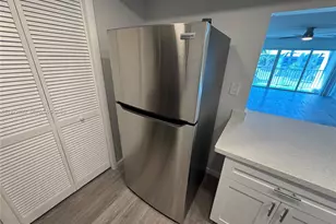 120 Lakeview Dr, Weston, FL 33326 - Photo 9