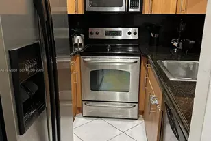 10025 Winding Lake Rd, Sunrise, FL 33351 - Photo 7