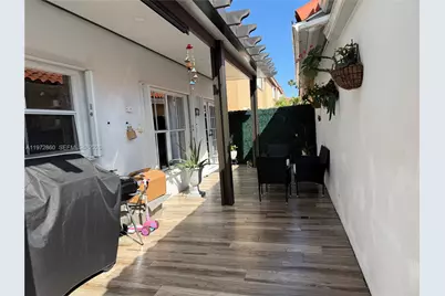 8648 NW 1st Ln, Miami, FL 33126 - Photo 15