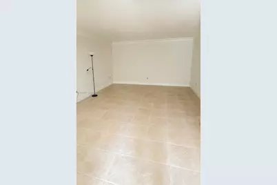 800 NE 199th St #105D, Miami, FL 33179 - Photo 5