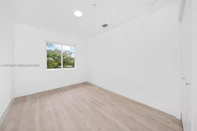 32 NW 14th Ave #2, Miami, FL 33125 - Photo 17