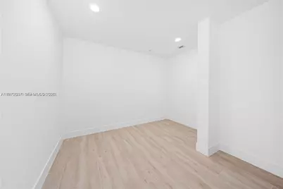 32 NW 14th Ave #2, Miami, FL 33125 - Photo 13