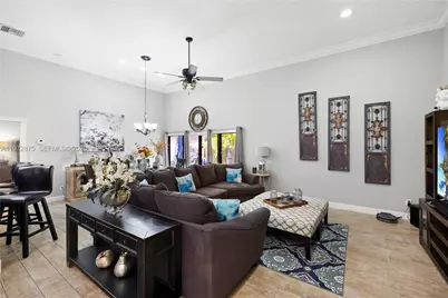 2731 S Parkview Dr, Hallandale Beach, FL 33009 - Photo 13