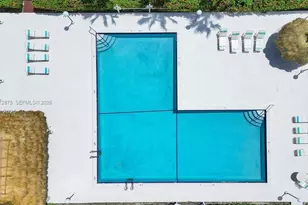 2731 S Parkview Dr, Hallandale Beach, FL 33009 - Photo 5