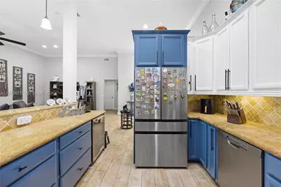 2731 S Parkview Dr, Hallandale Beach, FL 33009 - Photo 23