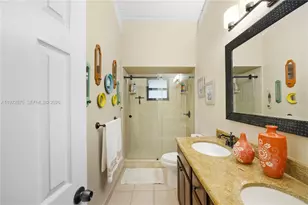 2731 S Parkview Dr, Hallandale Beach, FL 33009 - Photo 37