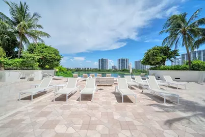 20000 E Country Club Dr #714, Aventura, FL 33180 - Photo 29