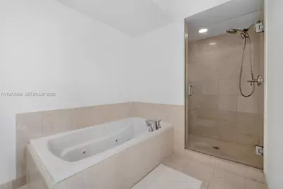 20000 E Country Club Dr #714, Aventura, FL 33180 - Photo 15