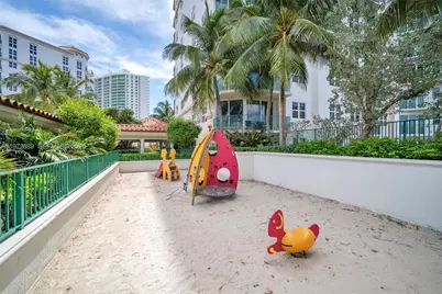 20000 E Country Club Dr #714, Aventura, FL 33180 - Photo 37