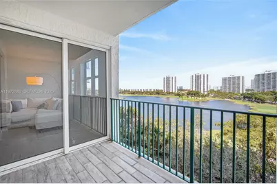 20000 E Country Club Dr #714, Aventura, FL 33180 - Photo 21