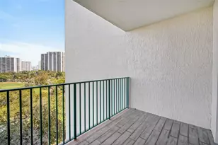 20000 E Country Club Dr, Aventura, FL 33180 - Photo 23