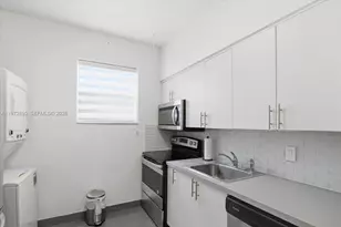 736 12th St, Miami Beach, FL 33139 - Photo 15