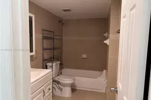 10000 NW 80th Ct, Hialeah Gardens, FL 33016 - Photo 9