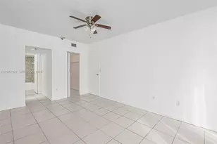 555 NE 15th St, Miami, FL 33132 - Photo 21