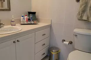 2655 Collins Ave, Miami Beach, FL 33140 - Photo 9