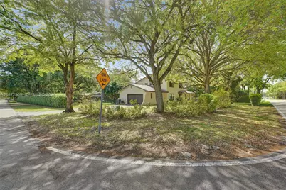 9901 SW 79th Ave, Miami, FL 33156 - Photo 5