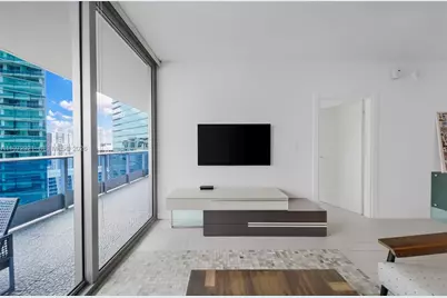 200 Biscayne Boulevard Way #3811, Miami, FL 33131 - Photo 9