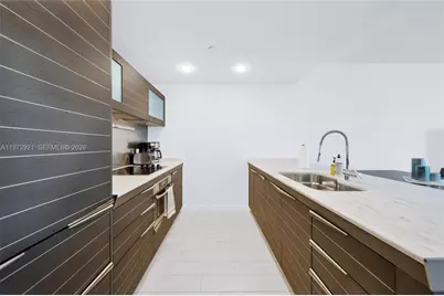 200 Biscayne Boulevard Way #3811, Miami, FL 33131 - Photo 3