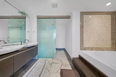 200 Biscayne Boulevard Way #3811, Miami, FL 33131 - Photo 19