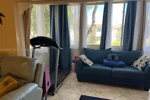 752 Lori Dr, Palm Springs, FL 33461 - Photo 5