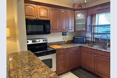 752 Lori Dr #218, Palm Springs, FL 33461 - Photo 7