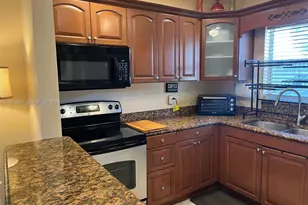 752 Lori Dr, Palm Springs, FL 33461 - Photo 7