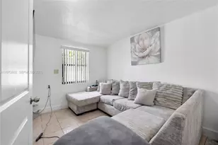 1563 NE 148th St, Miami, FL 33161 - Photo 5