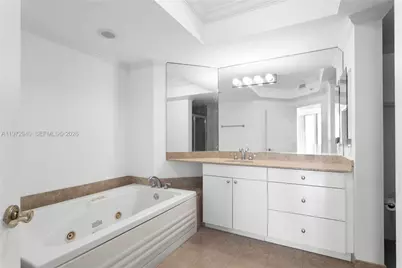 4775 Collins Ave #1006, Miami Beach, FL 33140 - Photo 5