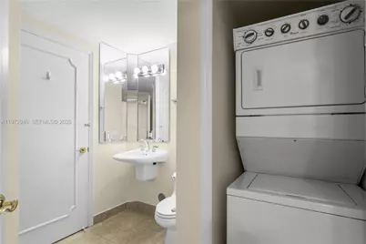 4775 Collins Ave #1006, Miami Beach, FL 33140 - Photo 13