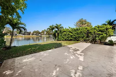 1026 SW 180th Ter, Pembroke Pines, FL 33029 - Photo 21