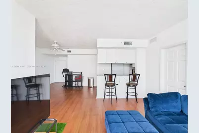 275 NE 18th St #810, Miami, FL 33132 - Photo 5