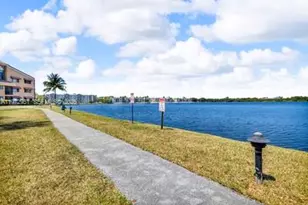 15533 N Miami Lakeway N, Miami Lakes, FL 33014 - Photo 53