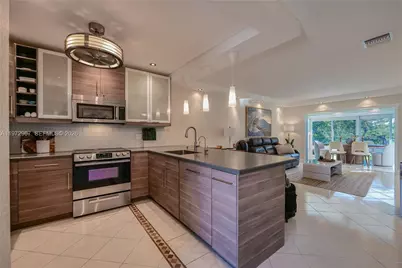 5171 W Oakland Park Blvd #309, Lauderdale Lakes, FL 33313 - Photo 11