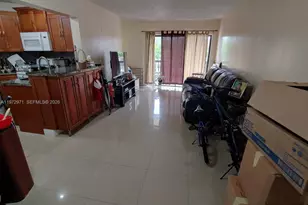 690 W Park Dr, Miami, FL 33172 - Photo 25