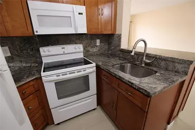 690 W Park Dr #2-204, Miami, FL 33172 - Photo 13