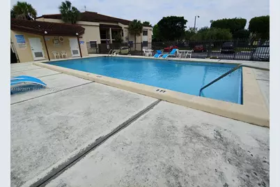 690 W Park Dr #2-204, Miami, FL 33172 - Photo 57