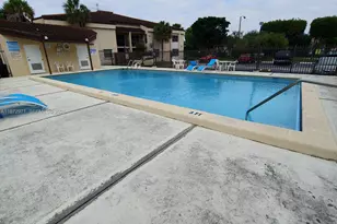 690 W Park Dr, Miami, FL 33172 - Photo 57