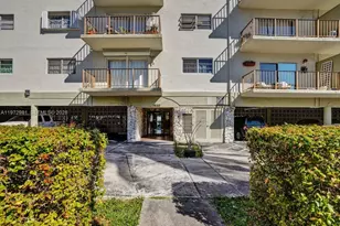 3665 NE 167th St, North Miami Beach, FL 33160 - Photo 31