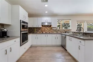 16085 SW 84th Pl, Palmetto Bay, FL 33157 - Photo 11