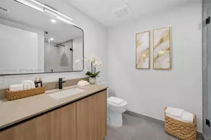 121 NE 5th St, Miami, FL 33132 - Photo 7