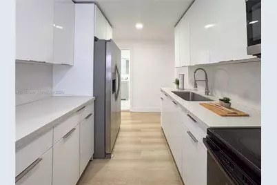 5615 SW 40th St, West Park, FL 33023 - Photo 9