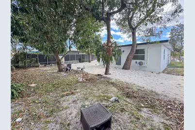 5615 SW 40th St, West Park, FL 33023 - Photo 23