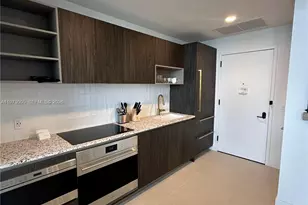 159 NE 6th St, Miami, FL 33132 - Photo 9