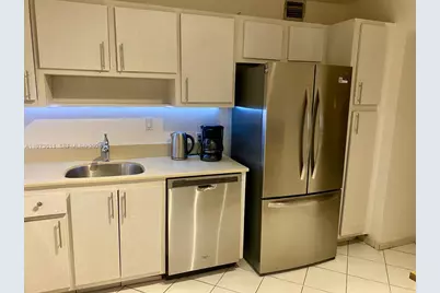 100 Bayview Dr #516, Sunny Isles Beach, FL 33160 - Photo 3