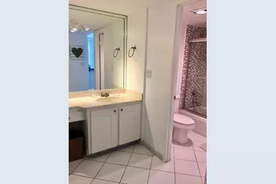 100 Bayview Dr #516, Sunny Isles Beach, FL 33160 - Photo 5