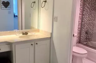 100 Bayview Dr, Sunny Isles Beach, FL 33160 - Photo 5