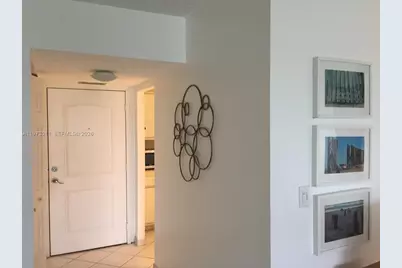 100 Bayview Dr #516, Sunny Isles Beach, FL 33160 - Photo 7